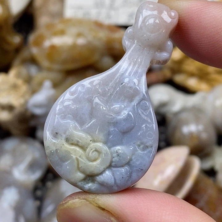 颈饰未镶嵌硅化珊瑚（珊瑚玉）小