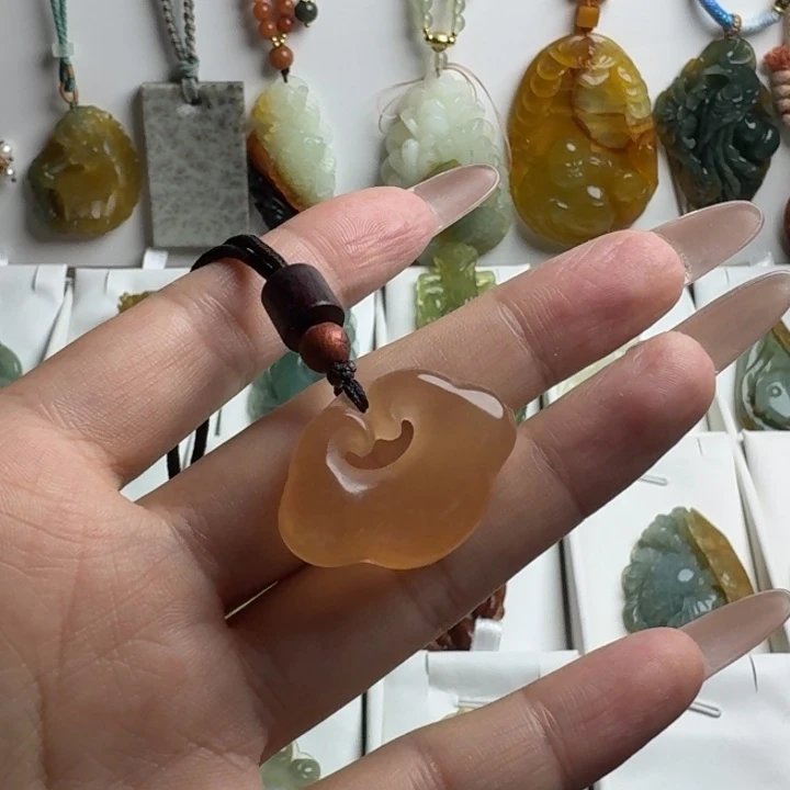 蛇纹石玉未镶嵌吊坠