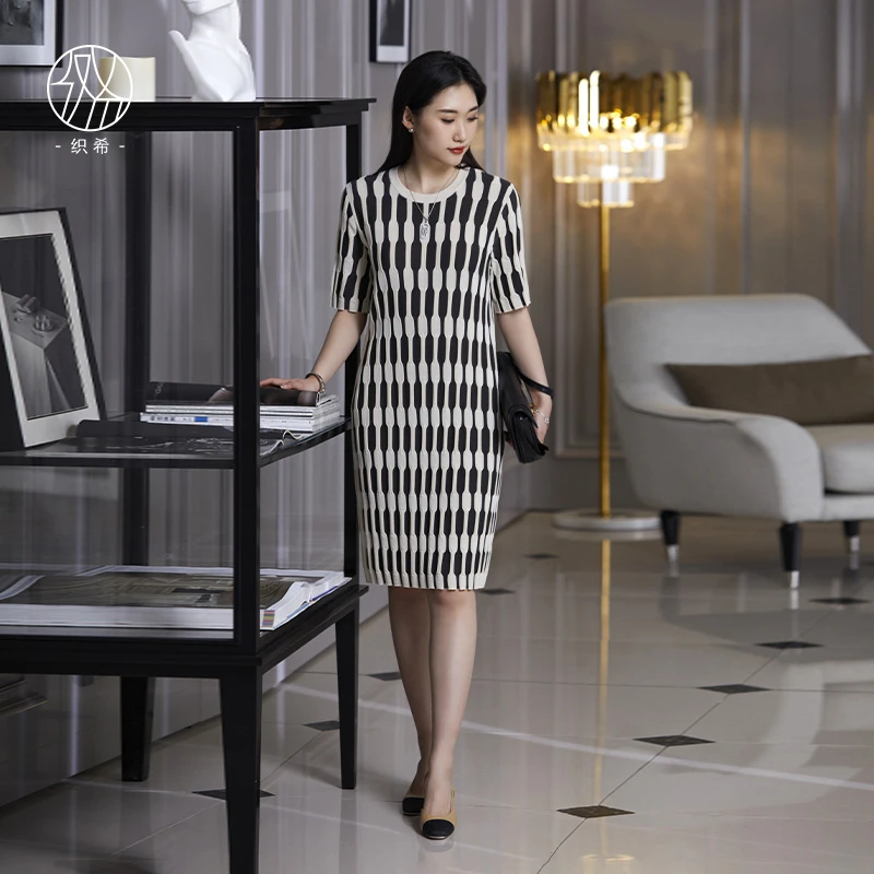 TESSITI｜夏季新款休闲时尚米灰色福禄图案提花针织连衣裙