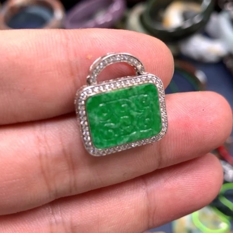 【闪购商品】颈饰未镶嵌翡翠心**惜