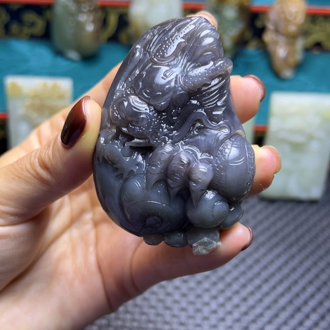 和田玉未镶嵌把件