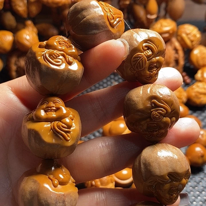 吊坠橄榄核老****?包衣弥勒