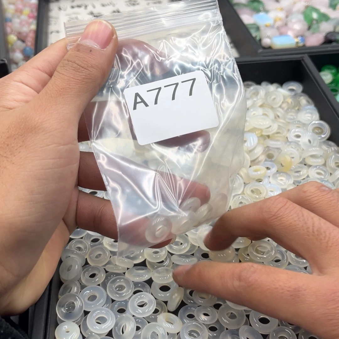 戈***啥玛瑙/玉髓合金颈饰