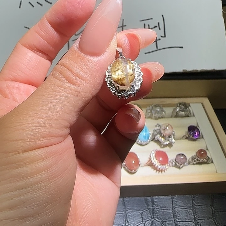 未镶嵌水晶戒指水晶