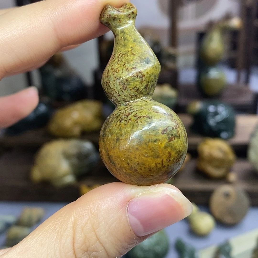 岫岩河磨玉（透闪石质玉）未镶嵌把件