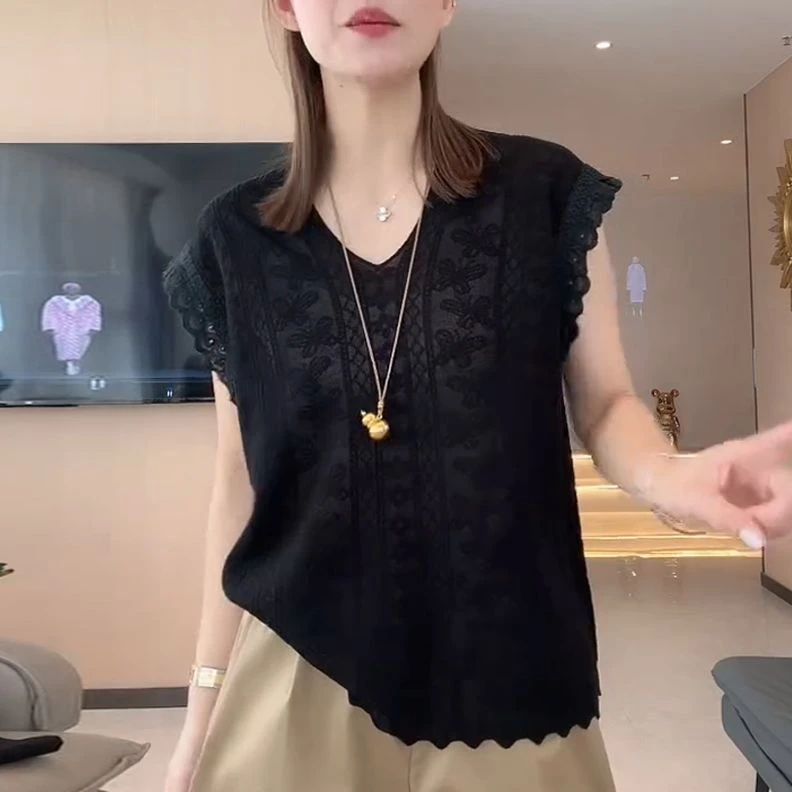 2025年夏季新款设计感V领蝴蝶蕾丝拼接飞飞袖针织衫女生减龄上衣