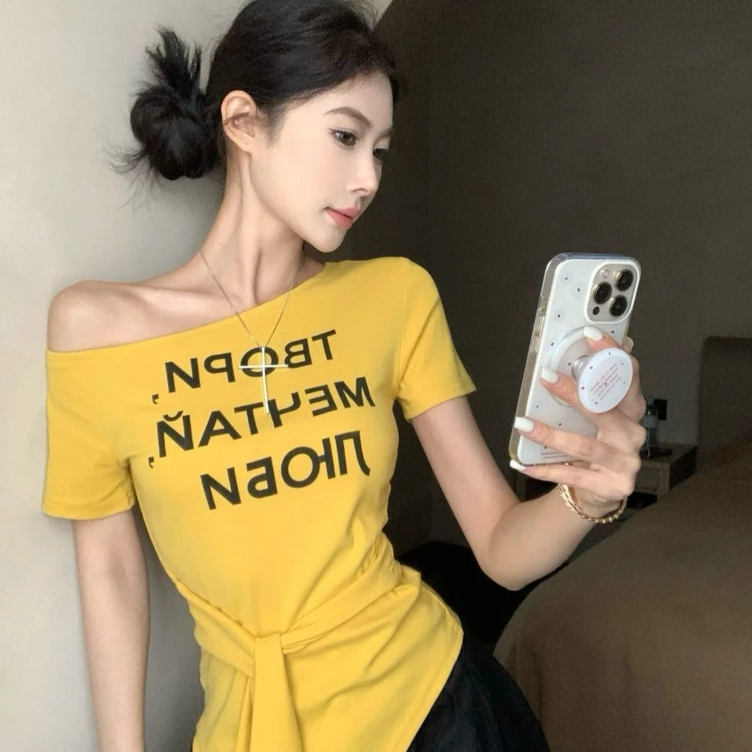 夏季露肩绑带收腰显瘦修身上衣不规则下摆斜领字母印花T恤女短袖