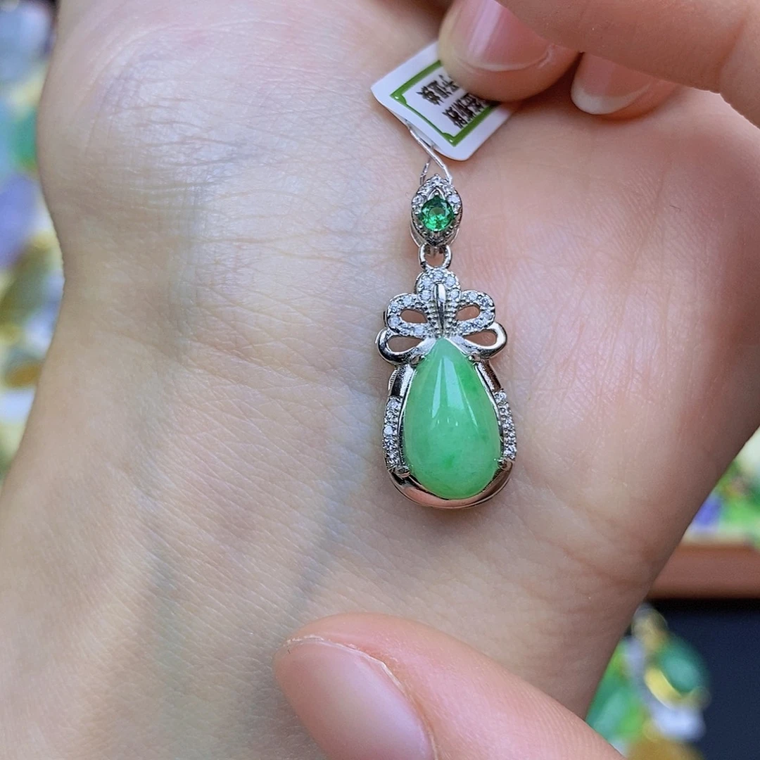 翡翠颈饰未镶嵌翡翠