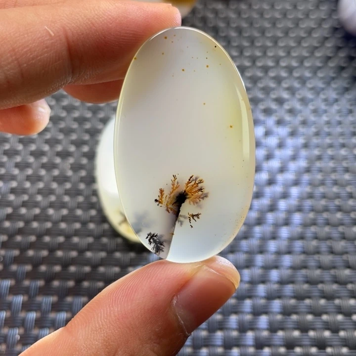 未镶嵌颈饰玛瑙/玉髓王*