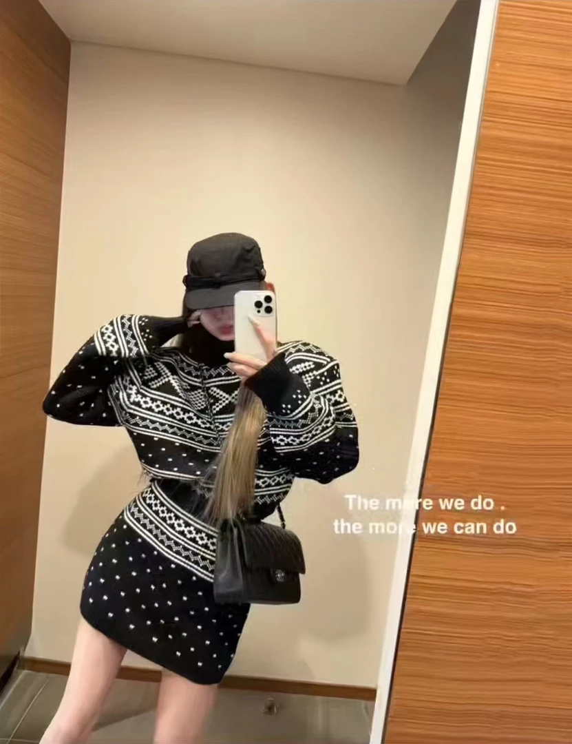 周日见 洋气套装女2024冬款几何图案提花高领毛衣+包臀针织半身裙