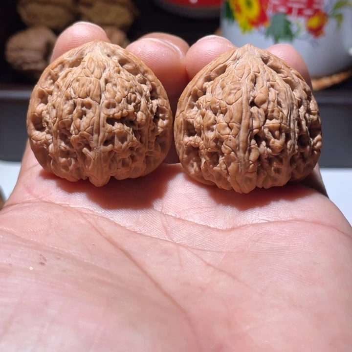 吊坠文玩核桃38全品 三角密纹