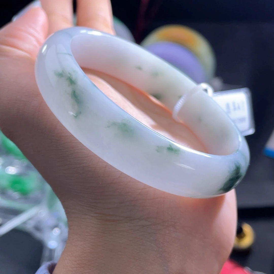 未镶嵌手镯定制翡翠