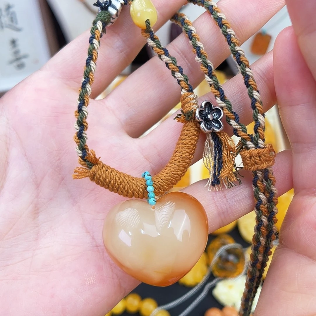 琥珀未镶嵌珠宝奇石