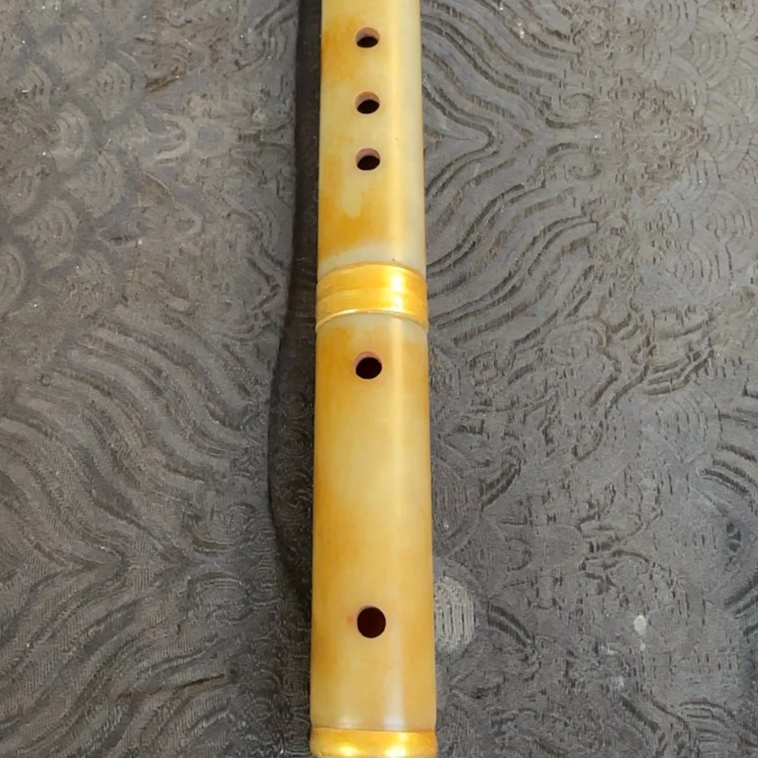 春***鸽和田玉（糖玉）未镶嵌颈饰