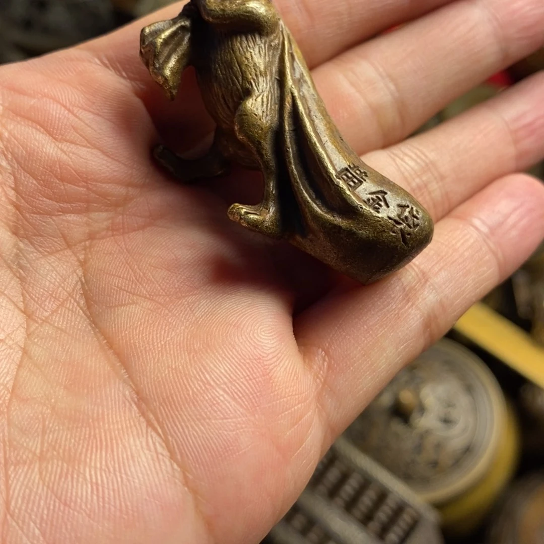 精美铜器做工精良