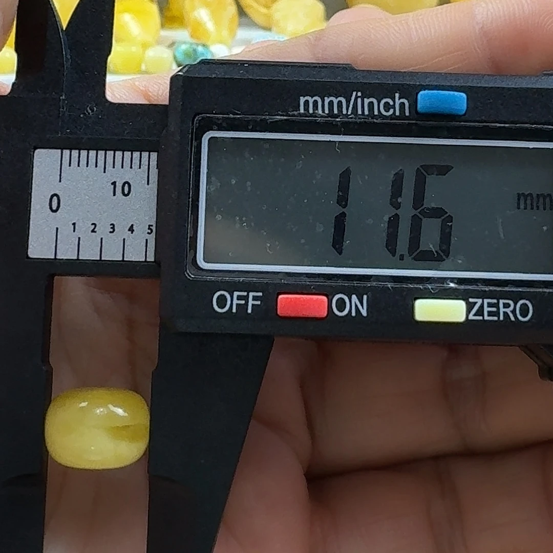 蜜蜡未镶嵌裸石35