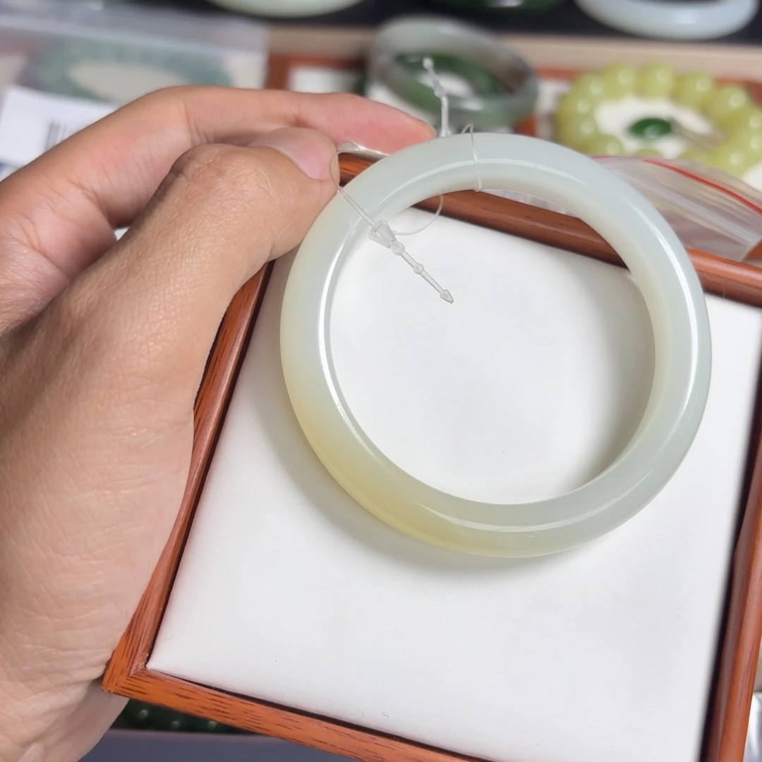 和田玉手镯57.58未镶嵌