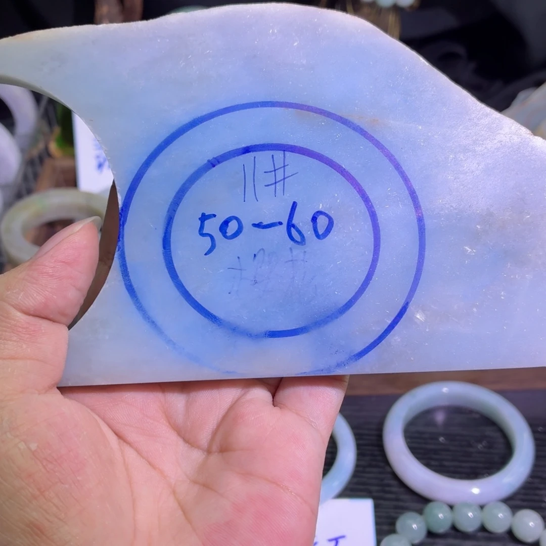 定制翡翠未镶嵌天然翡翠A货毛胚手镯