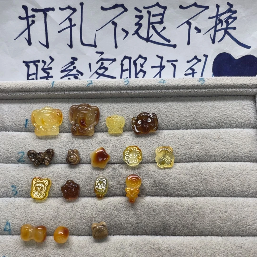 琥珀裸石未镶嵌游****鱼天然琥珀