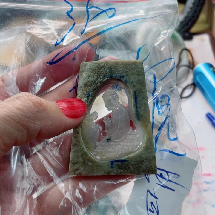 一***排定制翡翠未镶嵌毛货