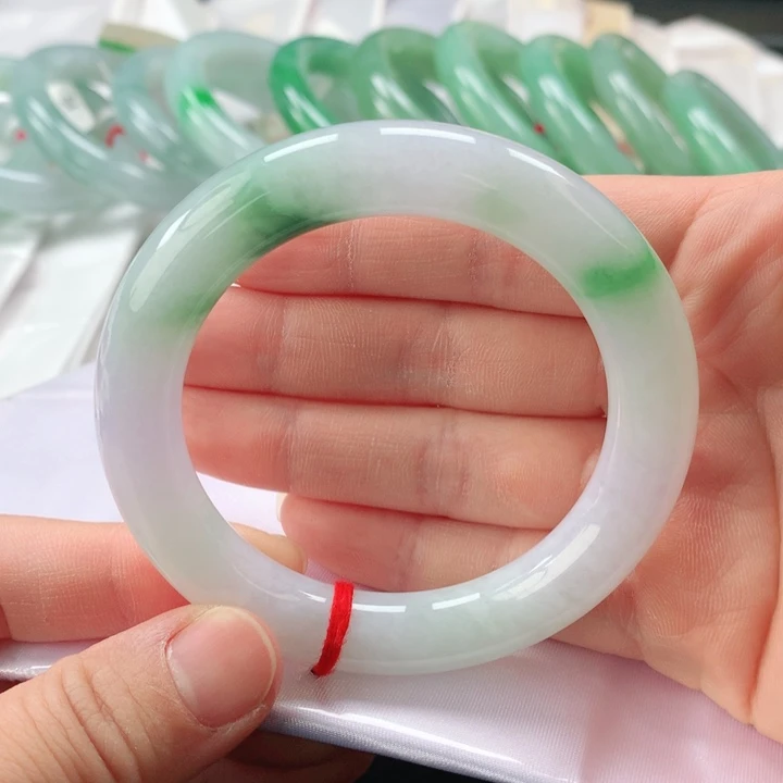 翡翠手镯未镶嵌缅甸A货翡翠手镯