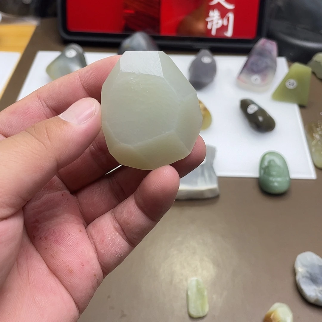 未镶嵌和田玉（糖玉）珠宝奇石