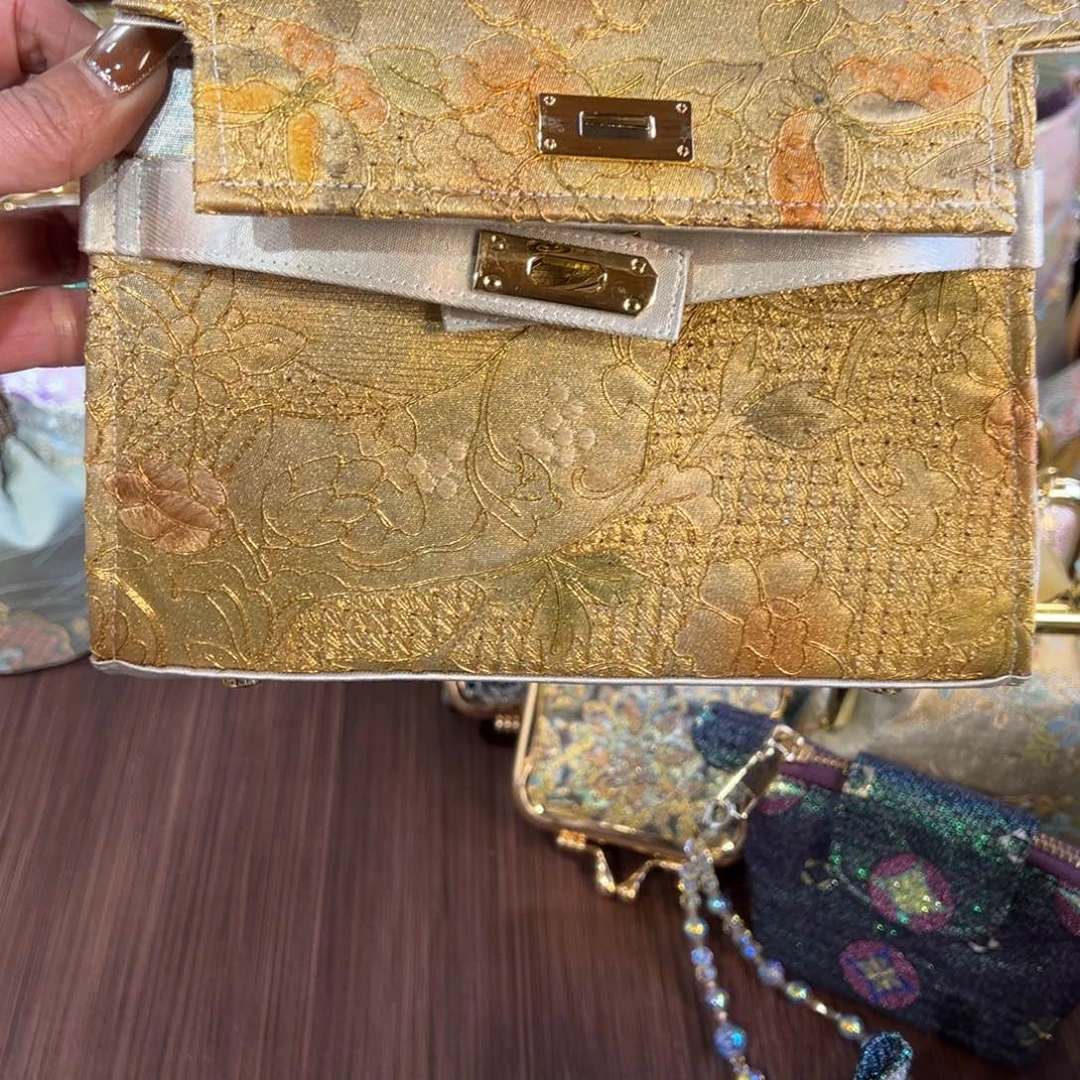 溪***桐蚕丝福利盘金绣凯莉不退换