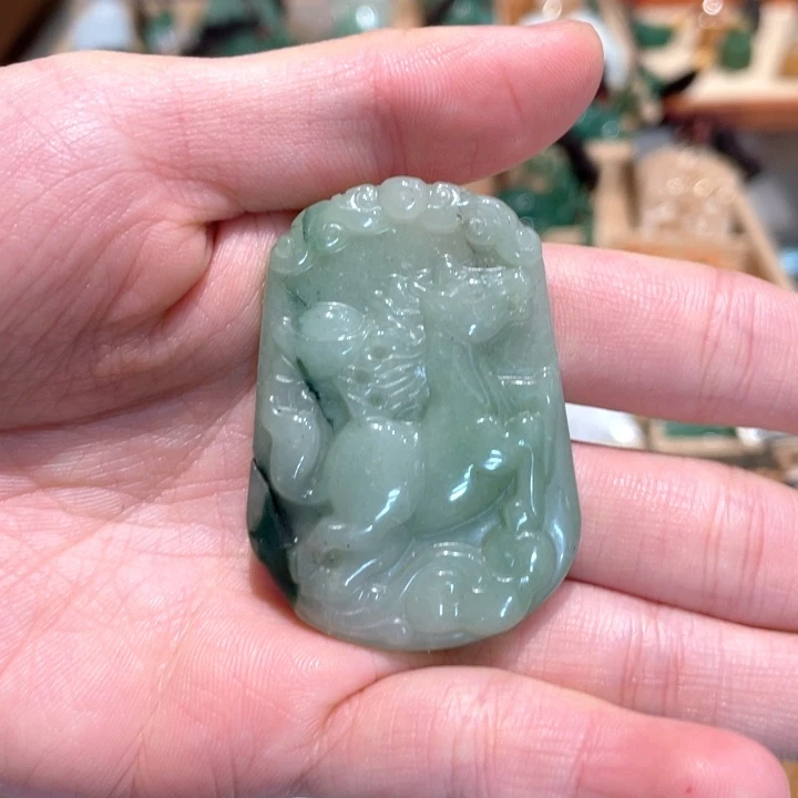 石英质玉未镶嵌颈饰