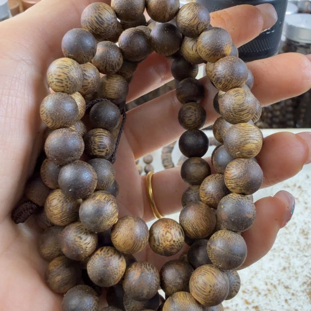 沉香沉香碎屑开****士奇楠沉香莺歌绿卡0.9多圈42克