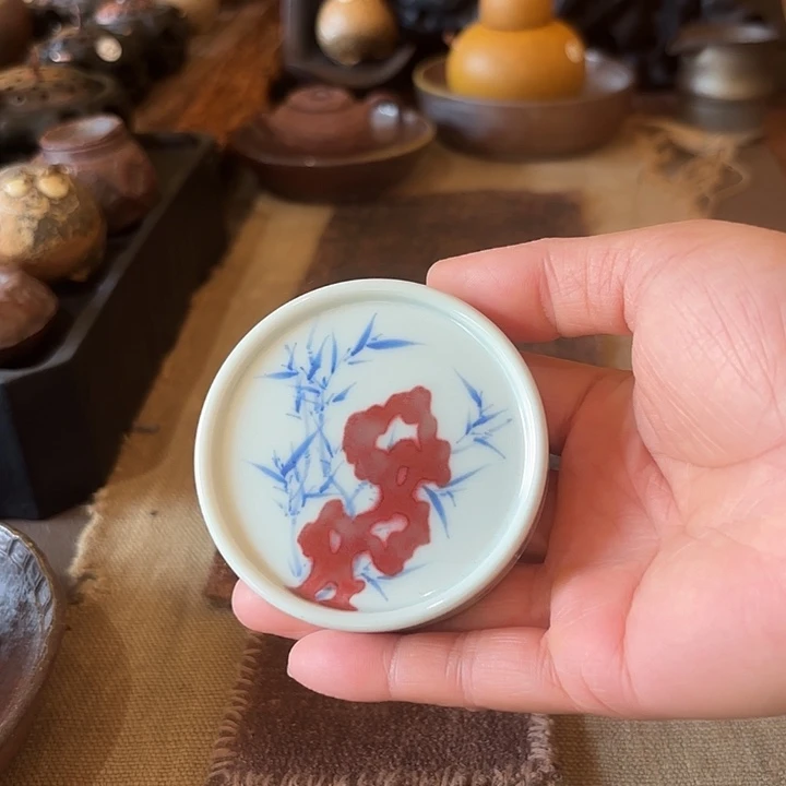 手绘青花釉里红杯垫