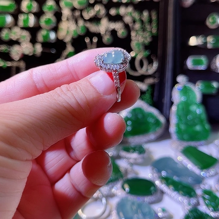 翡翠颈饰未镶嵌翡翠戒指