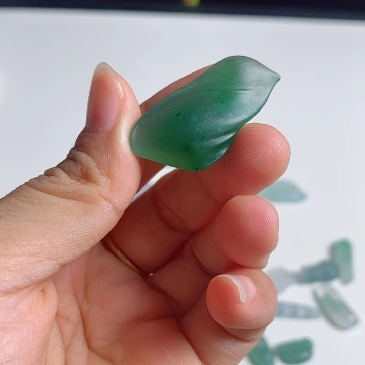 电***箱定制翡翠未镶嵌随形