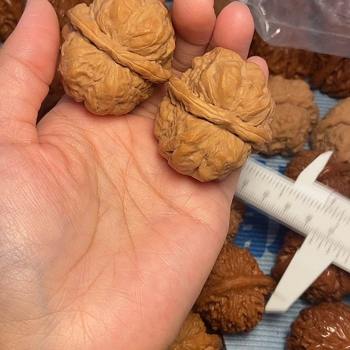 文玩核桃吊坠40蛤麻
