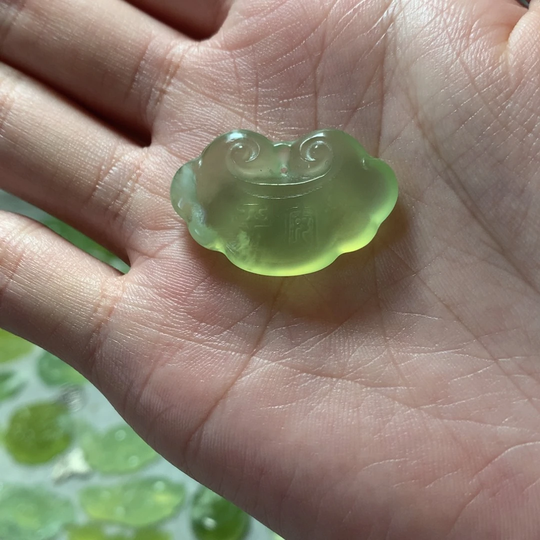 合金蛇纹石玉颈饰微瑕