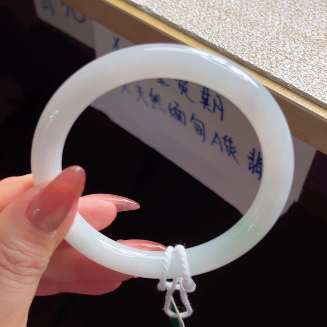 翡翠未镶嵌手镯手镯