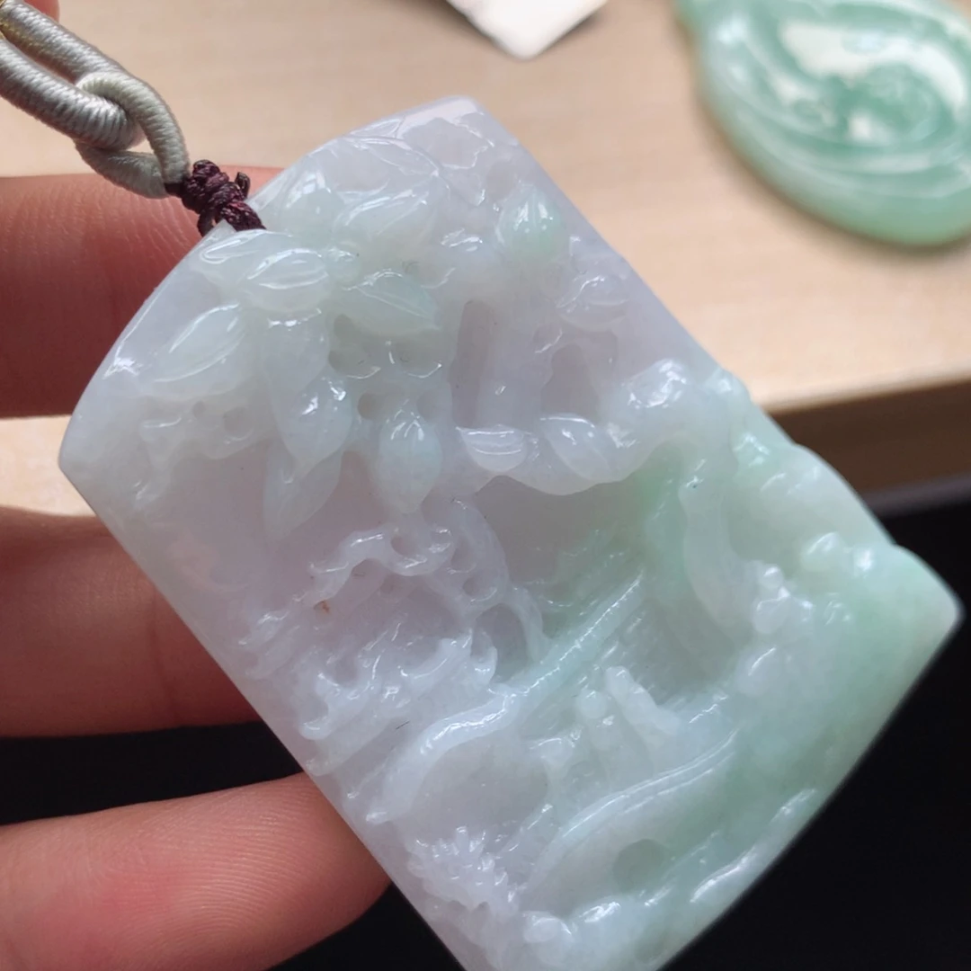 翡翠未镶嵌颈饰吊坠