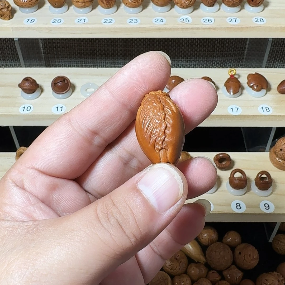把件桃核白菜核雕