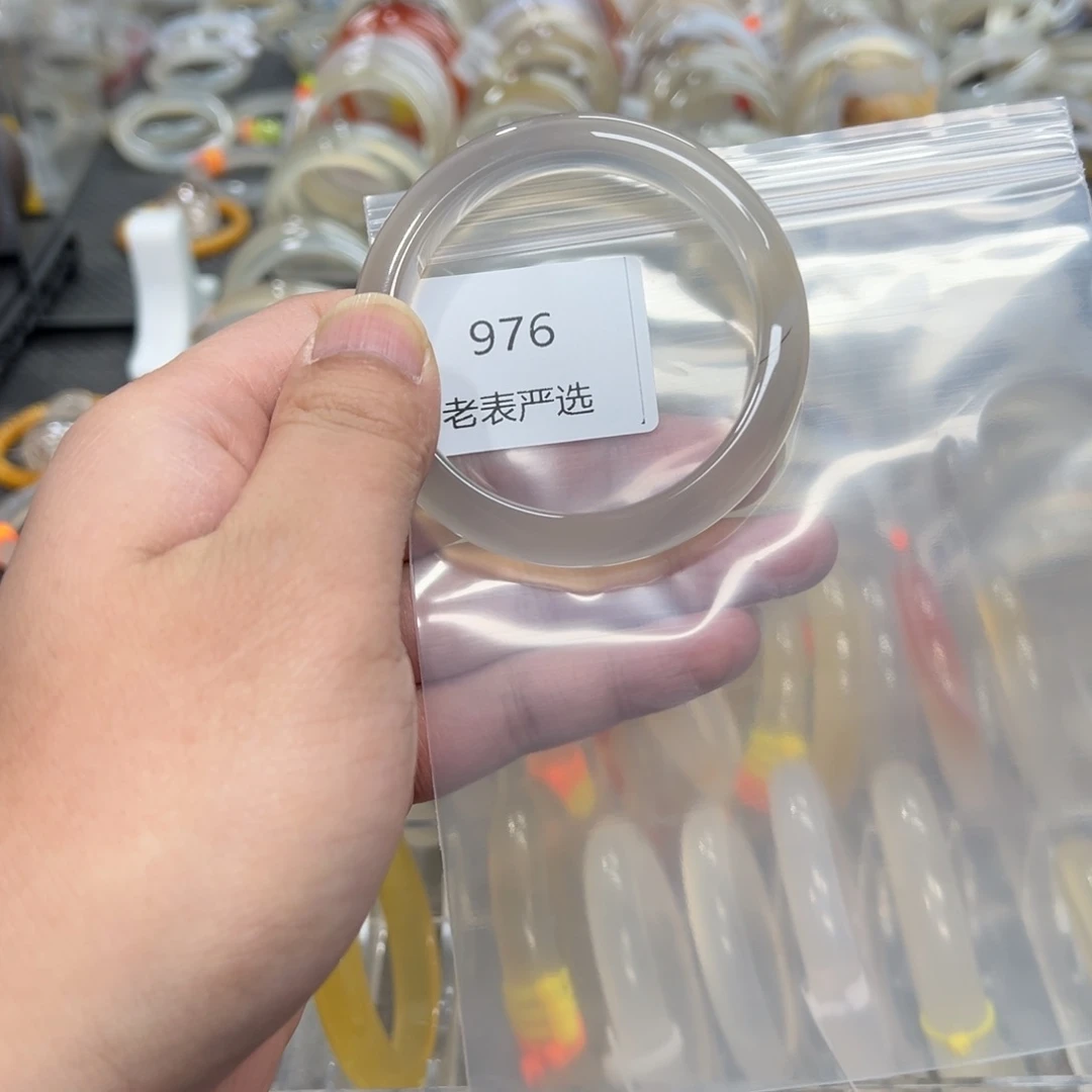 玛瑙/玉髓手镯未镶嵌须**间57.2有包容