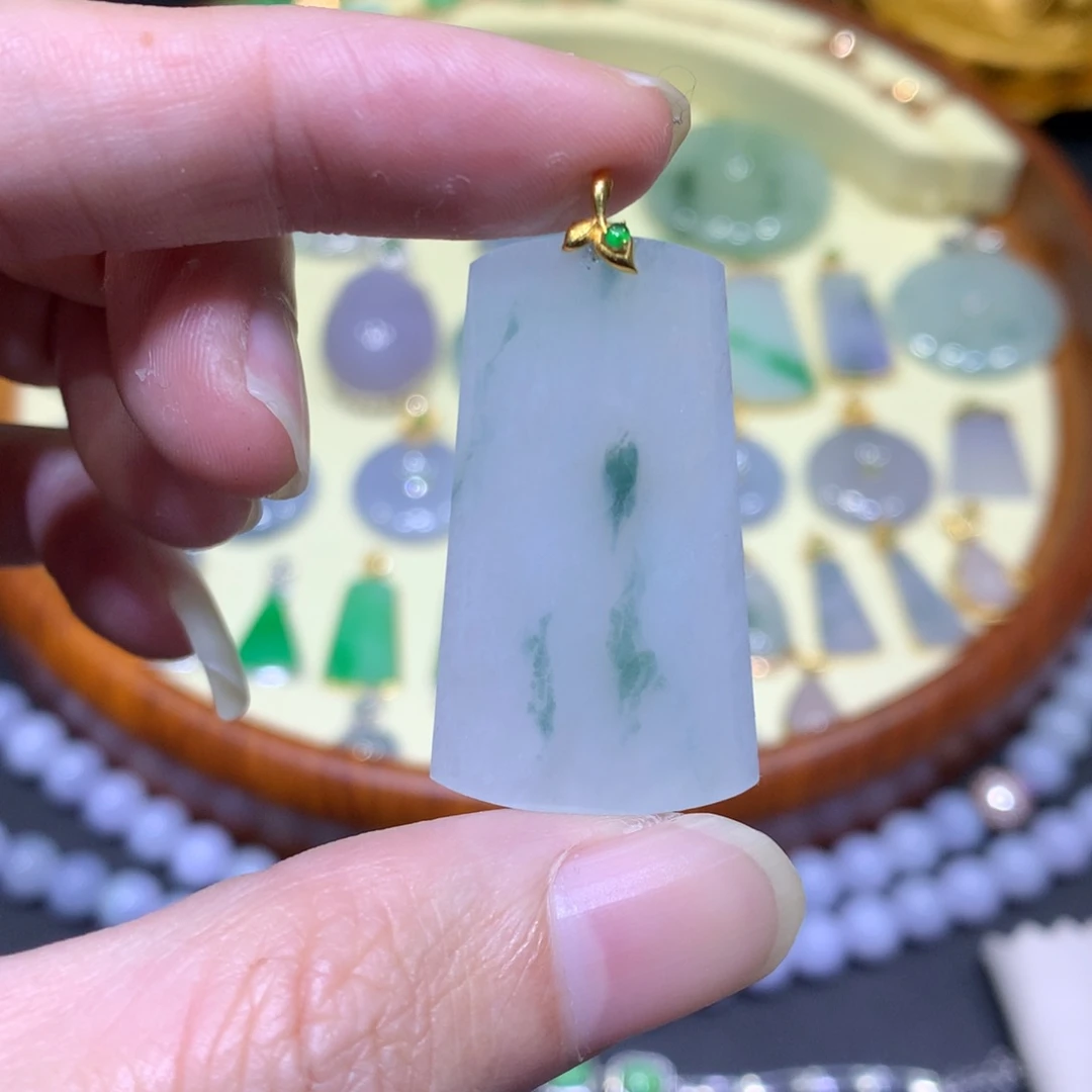 翡翠吊坠(不含链)18K金镶嵌