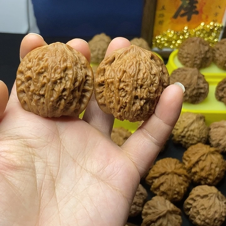 文玩核桃    绣球