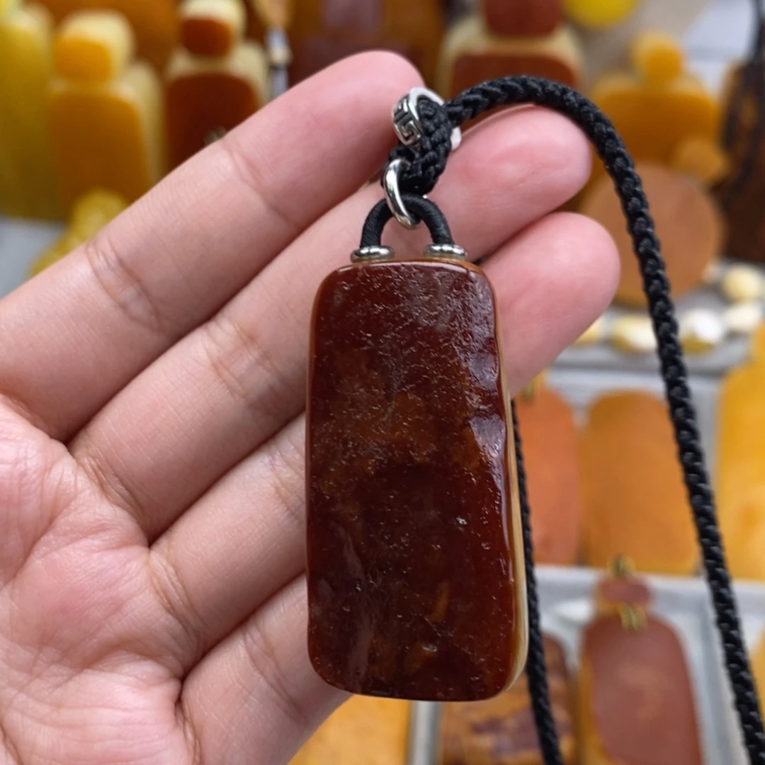 琥珀吊坠(赠链)未镶嵌