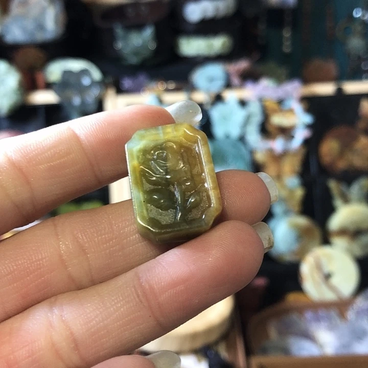 岫玉未镶嵌岫玉挂件