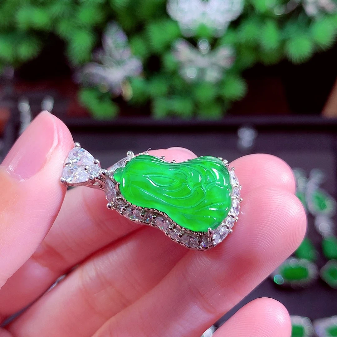 颈饰未镶嵌翡翠天然