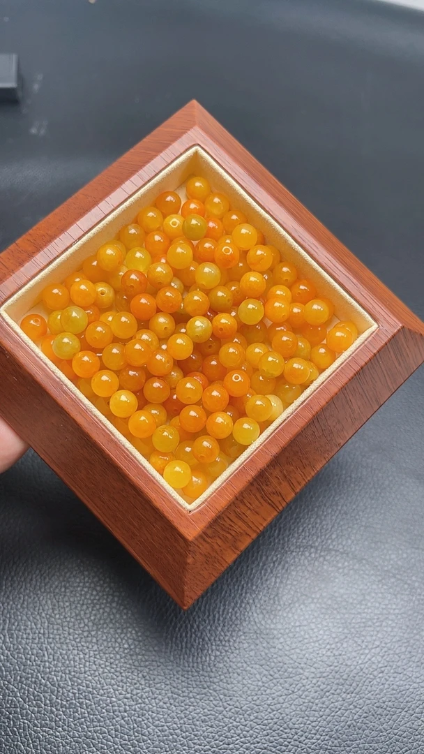 天然缅甸翡翠黄翡珠子一颗 散珠 卡8mm （多样性发货）