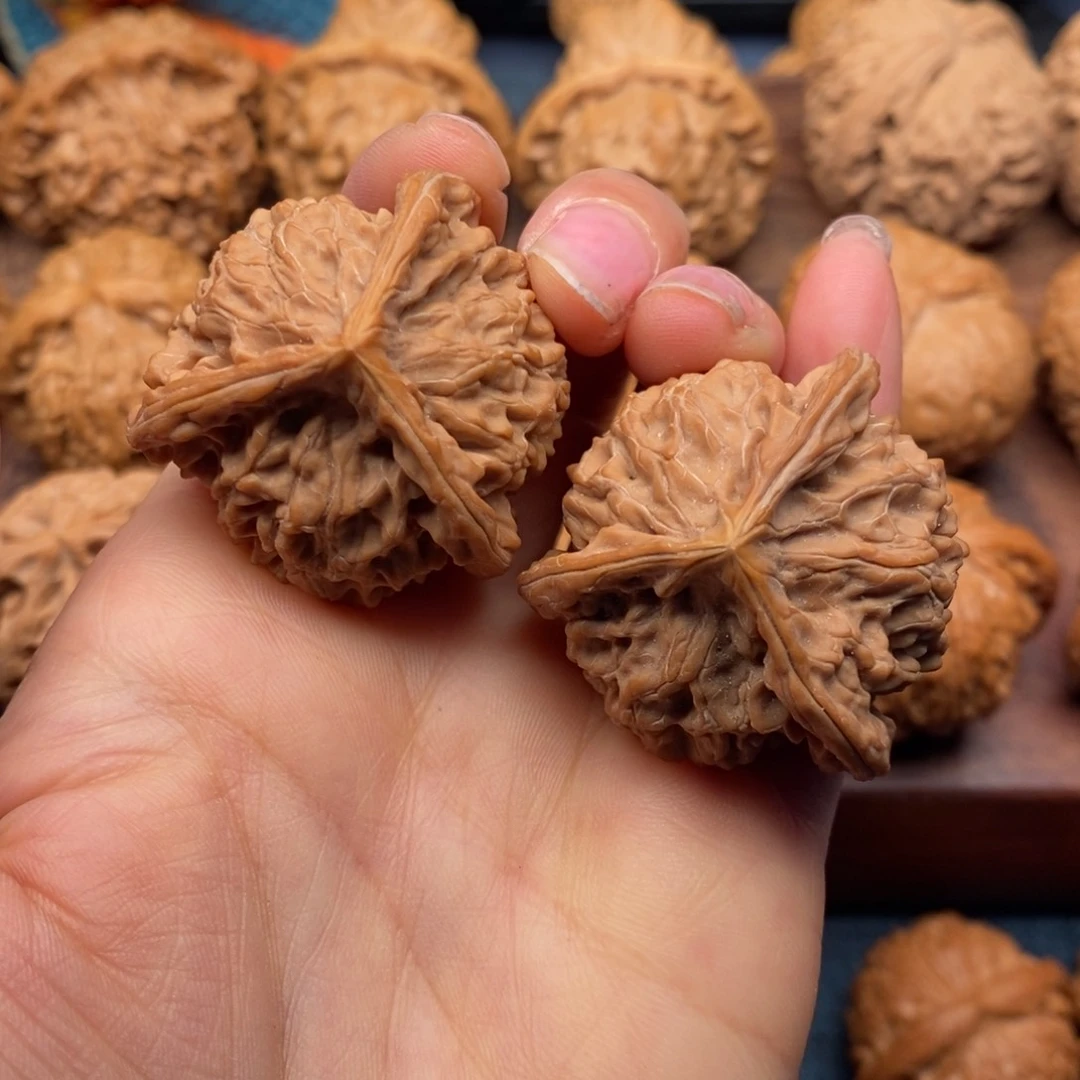 文玩核桃吊坠38盘山三棱正奔