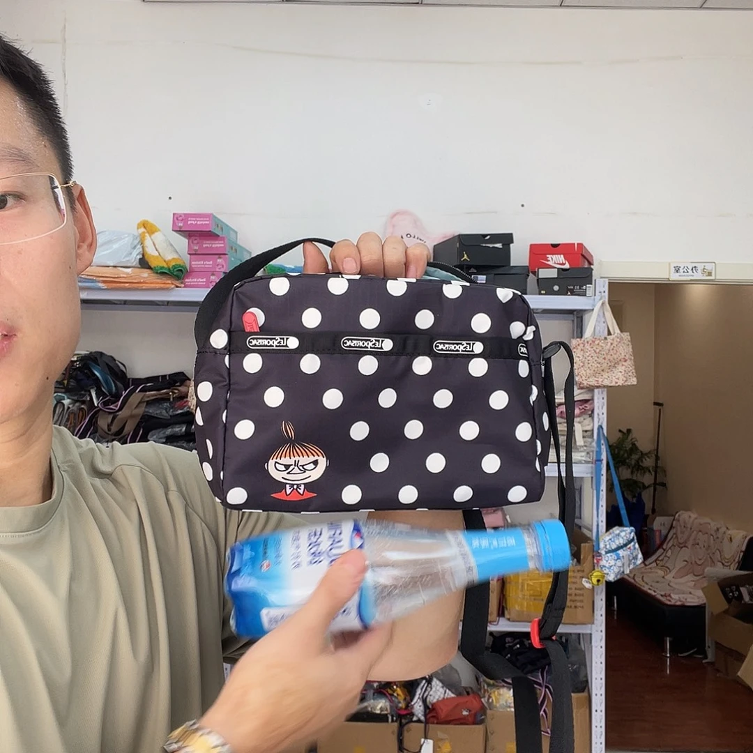 PU化妆包等产品和