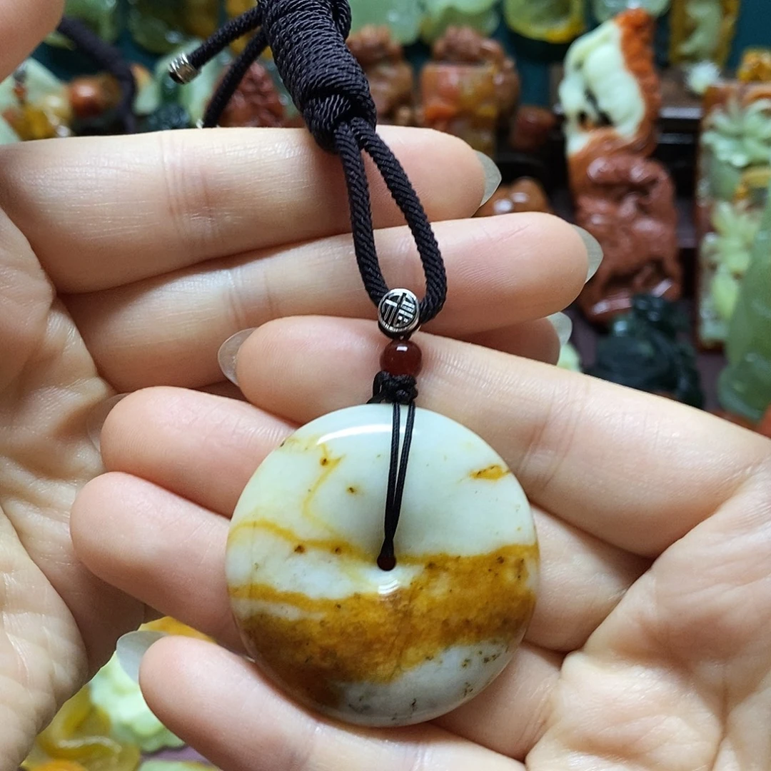 岫玉未镶嵌吊坠(赠链)