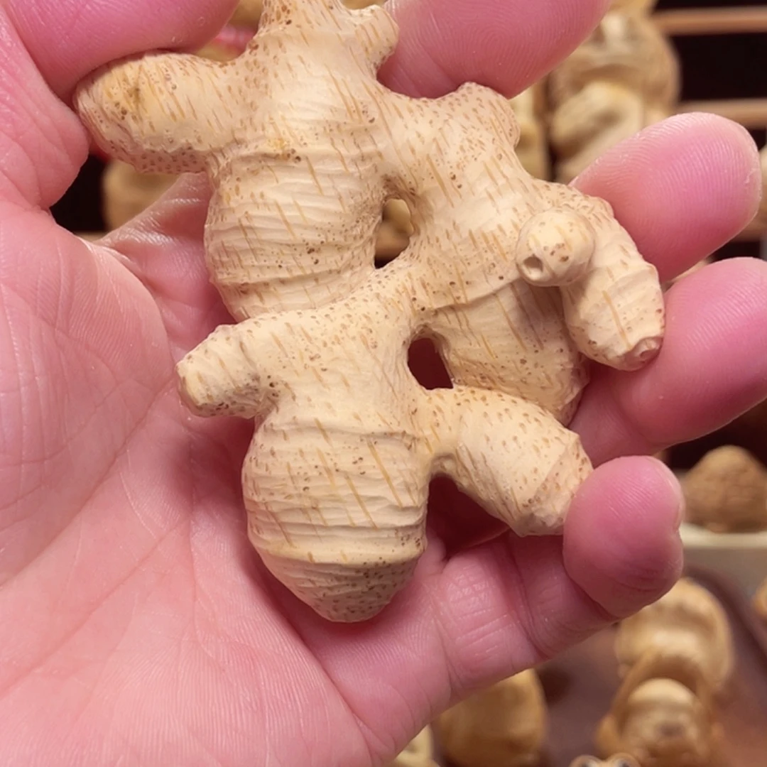 四***妞竹竹根雕金蟾手把件