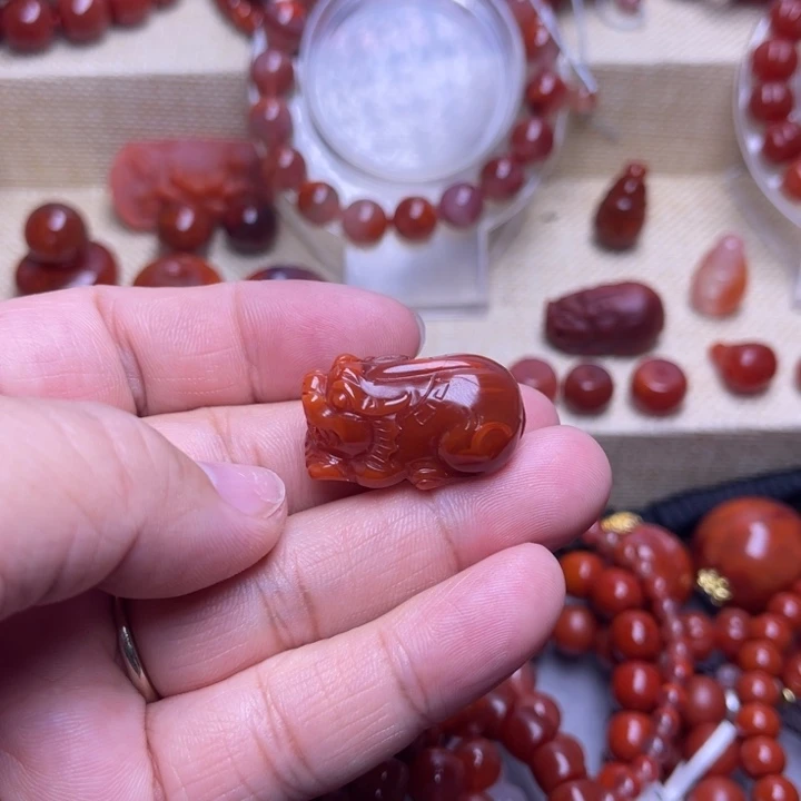 南红玛瑙未镶嵌手链