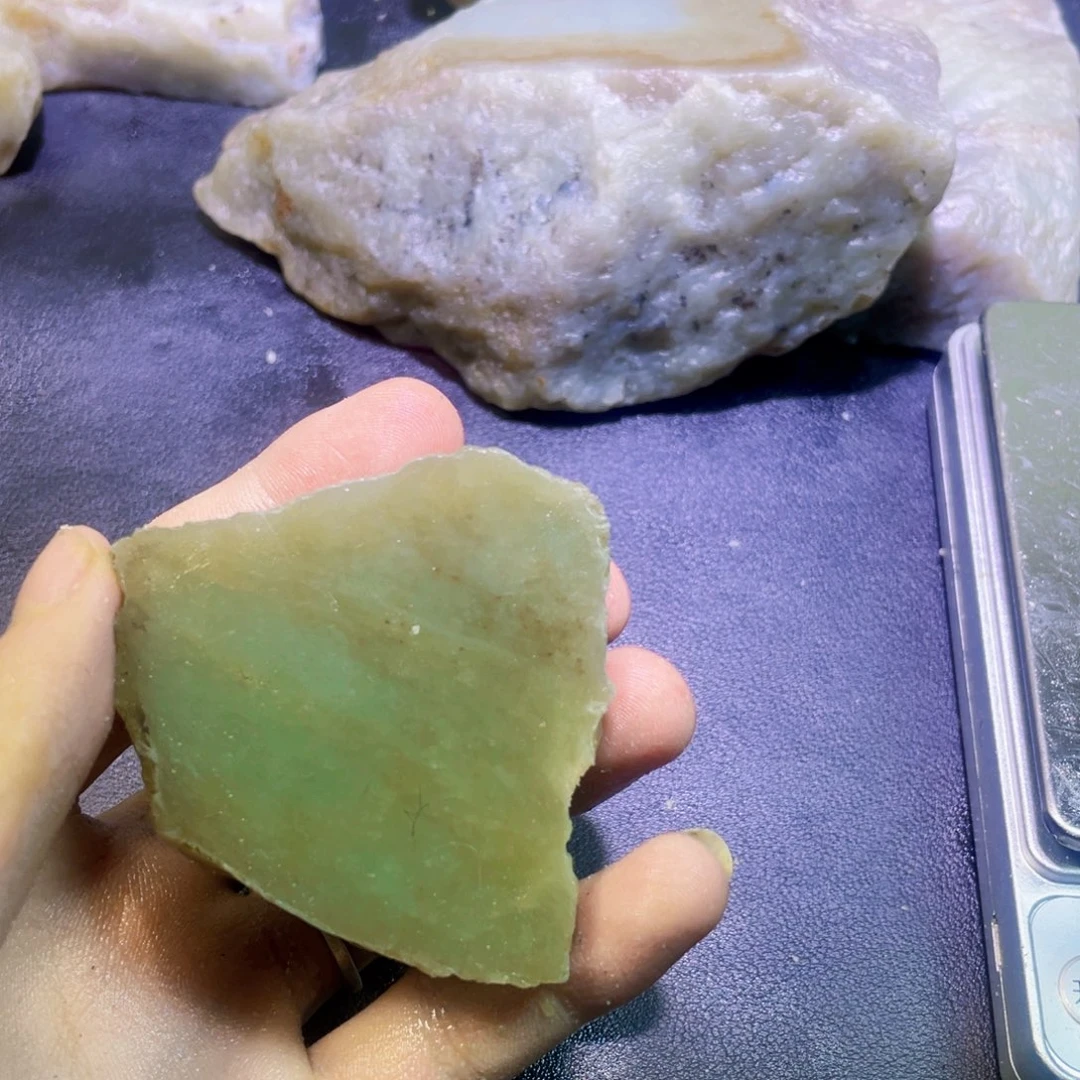 未镶嵌和田玉珠宝半成品